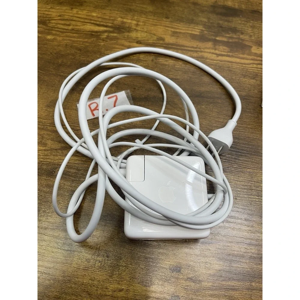 Genuine Apple MC556LL/B 85W MagSafe Power Adapter A1343